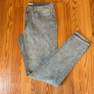 Women’s Grey Levi’s Jeans